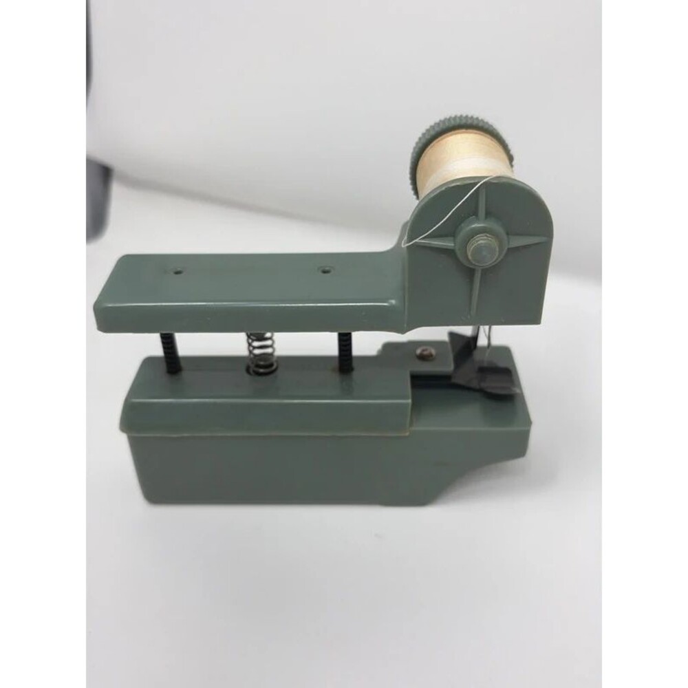 VTG 1950s Dexter Hand Sewer Portable Mini Sewing Machine